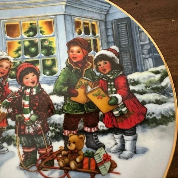 Avon Perfect Harmony 1991 Gold Trimmed Vintage Decor Plate - Picture 4 of 7